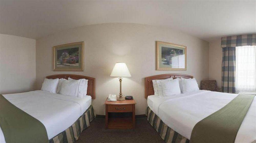 Holiday Inn Express Greensburg By Ihg Екстер'єр фото