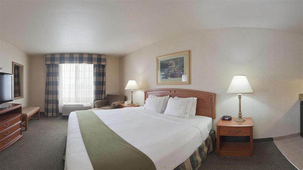 Holiday Inn Express Greensburg By Ihg Екстер'єр фото